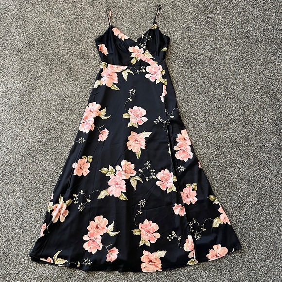 Lulu's Classic Black Floral Dress Size L - Picture 3 of 9